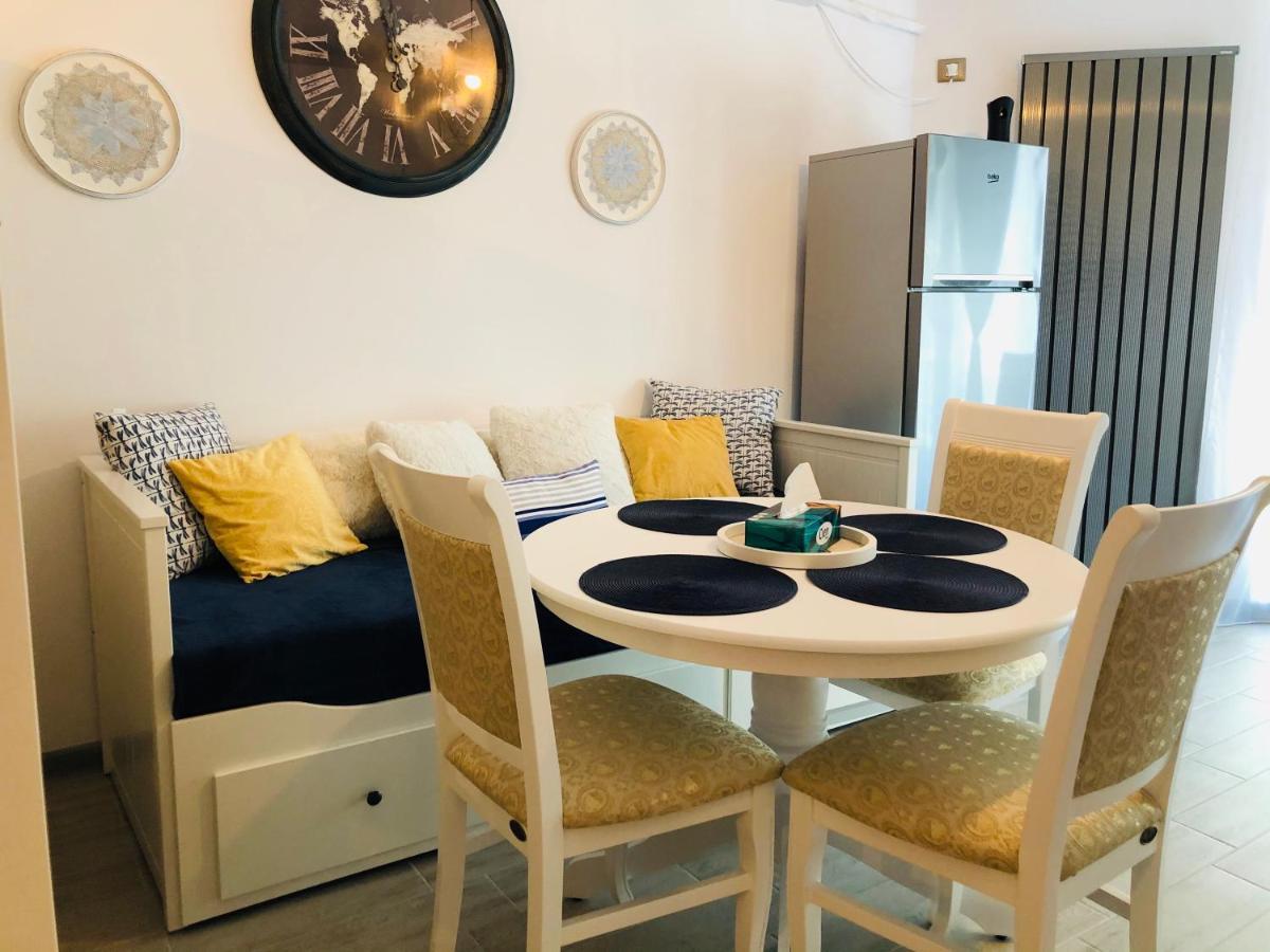 Baby Sea View And Pools Apartment- Mamaia Beach Resort Navodari Dış mekan fotoğraf